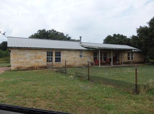 590 Wayne Ln, Llano, TX 78643
