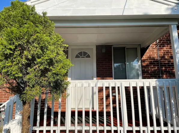 570 3rd St, Clairton, PA 15025