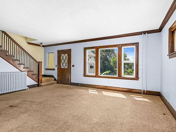 3rd image of 410 N 39th Ave W