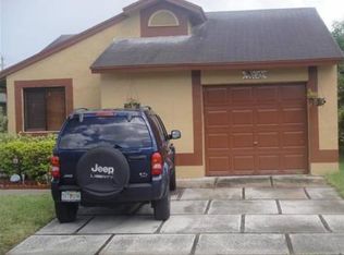 11121 SW 13th St, Pembroke Pines, FL 33025