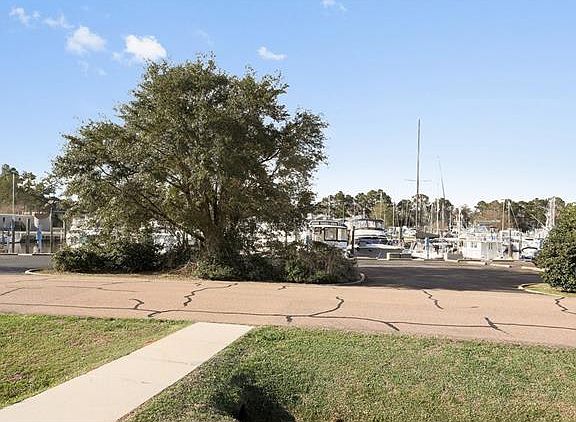 3rd image of 366 Marina Blvd