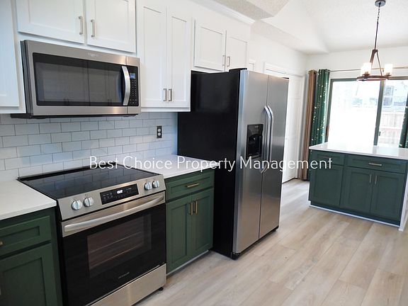 3rd image of 5 Fallsburg Ct