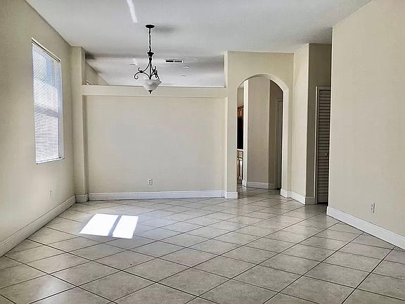 3rd image of 14227 Castlerock Dr