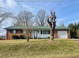 135 Greenbrier Dr, Ripley, WV 25271