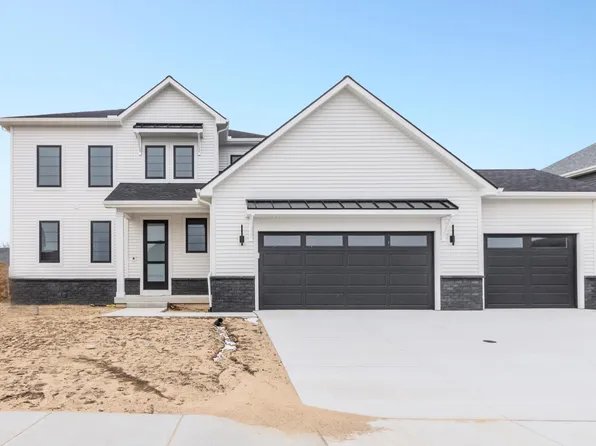 54679 Pierre Trails Dr, Osceola, IN 46561