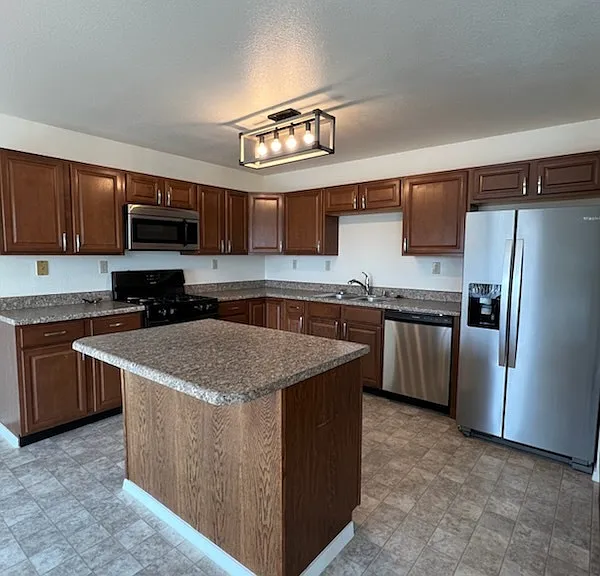 323 Norbeck Ct — Photo 1