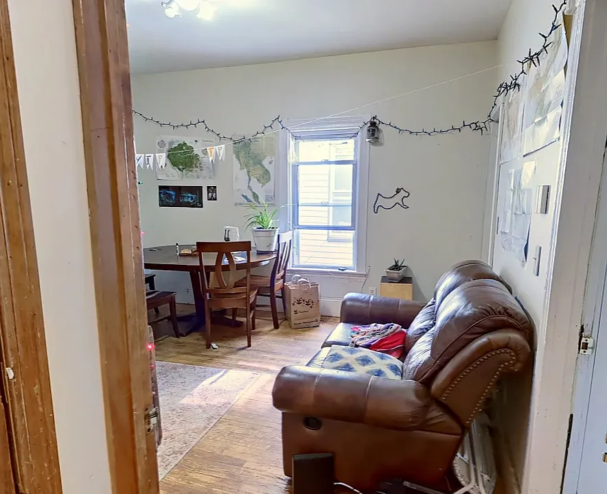 131 Brook St #3A