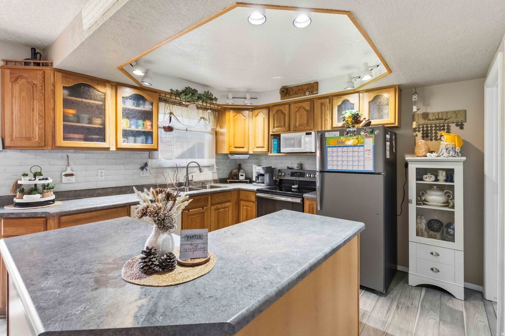 567 W 3200 S, Nibley, UT - More