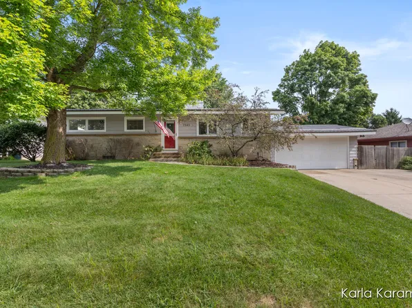 2545 Northville Dr NE, Grand Rapids, MI 49525