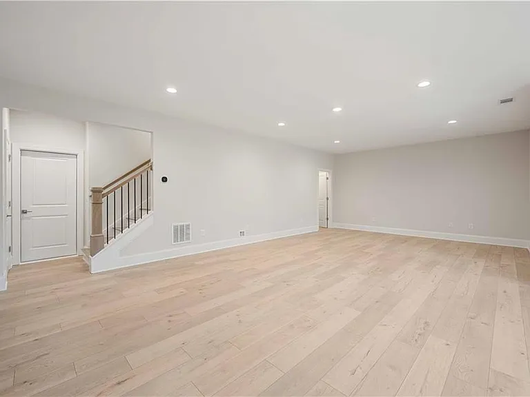 126 Spaulding Ln — Photo 35