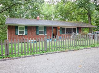 814 Daverton Rd, Charleston, WV 25303