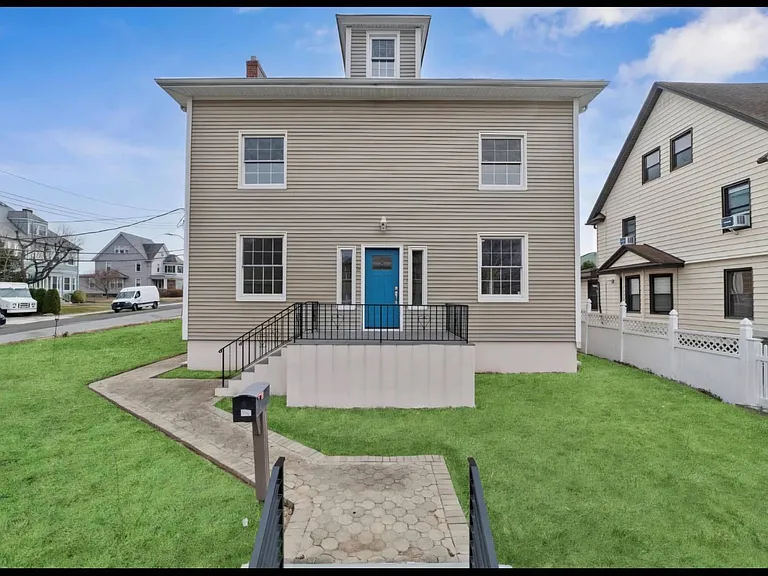70 Normandy Rd — Photo 24