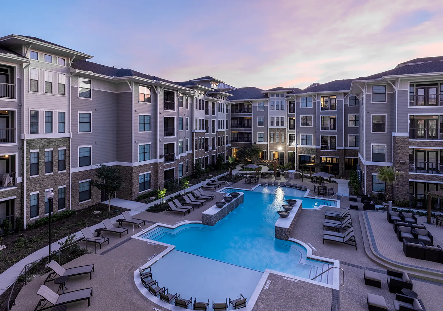 Beacon at Buffalo Pointe — Photo 2