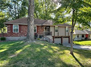 1115 W Forrest Ln, Excelsior Springs, MO 64024