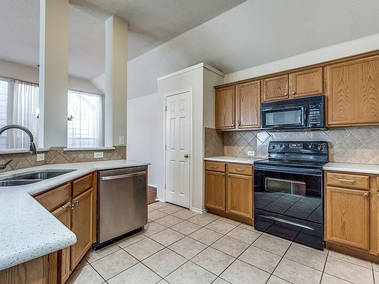 4527 Aspen Glen Rd — Photo 5