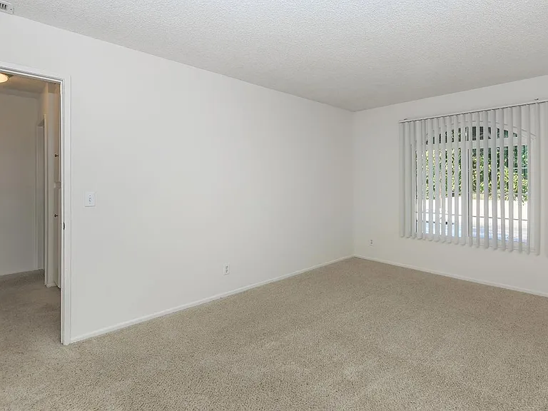 San Carlos and San Juan Apartment Homes — Photo 35