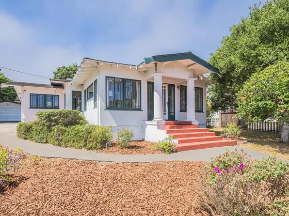 851 Bayview Ave, Pacific Grove, CA 93950