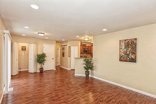 5th image of 1122 Garden Village Dr