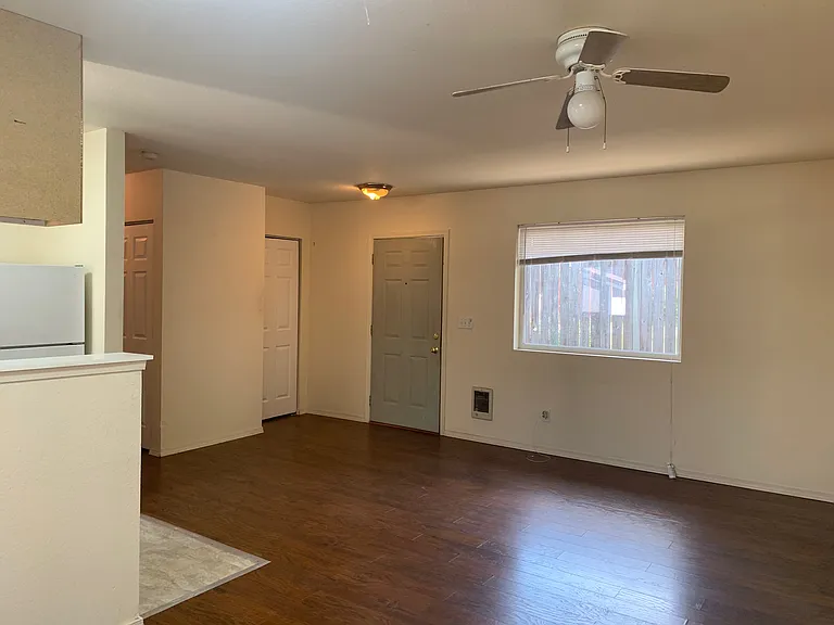 1622 Lincoln St — Photo 4