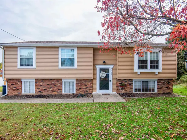 102 Forest Dr, Ona, WV 25545