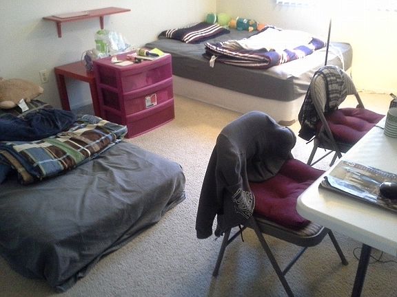 master room can live two people