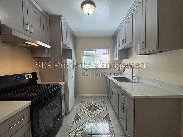 526 E Windsor Rd #4 — Photo 6