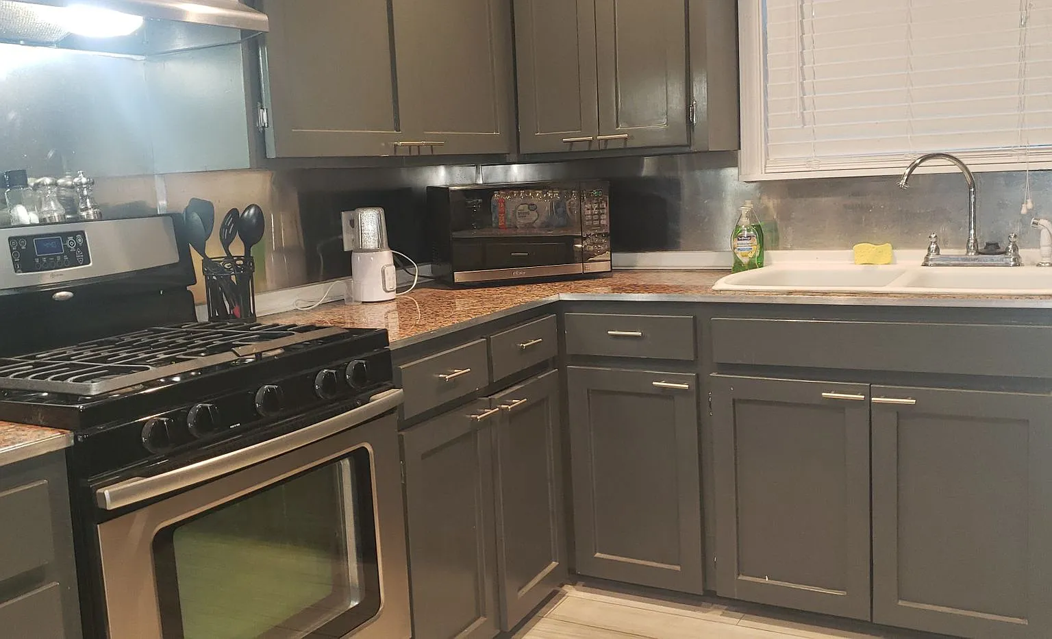 3 bed, 2.0 bath, 1550 sqft, $1,495 — Photo 3