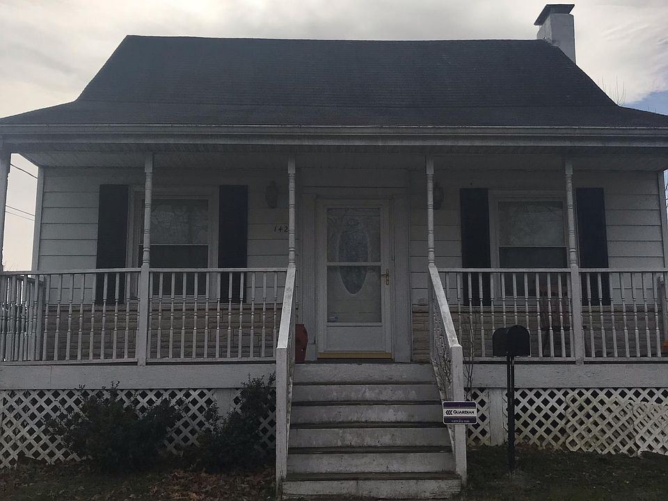 1st image of 1424 Syracuse Ave NW