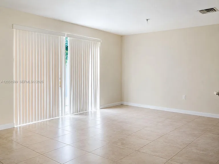 230 SE 29th Ave #1 — Photo 15
