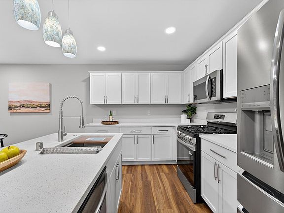 4th image of 1617 Derby AVENUE