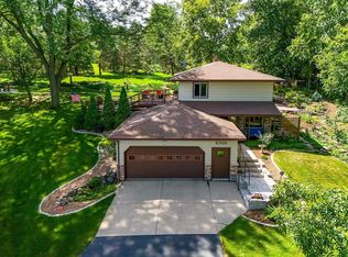 5799 Woodland Dr, Waunakee, WI 53597