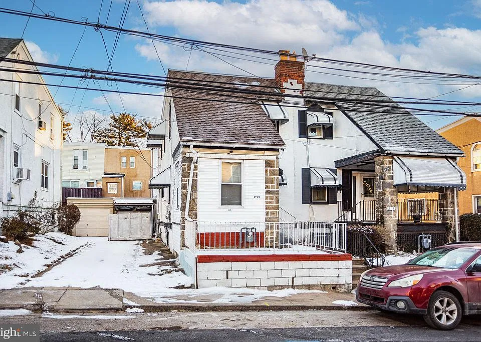 213 Heather Rd