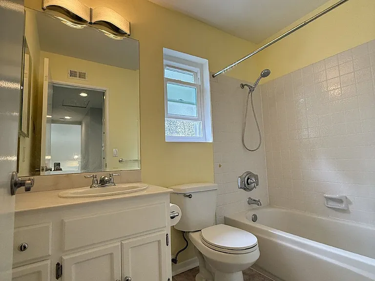 2604 Jacaranda Ave — Photo 20