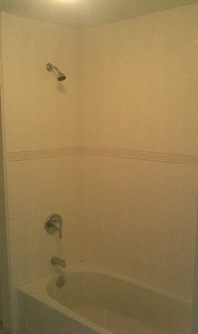 Large 2 Bedroom 1 Bath in MT Washington — Photo 2