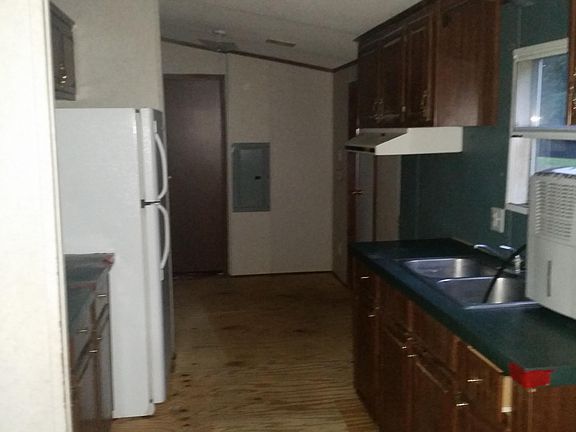 5th image of 130 E EAST Street