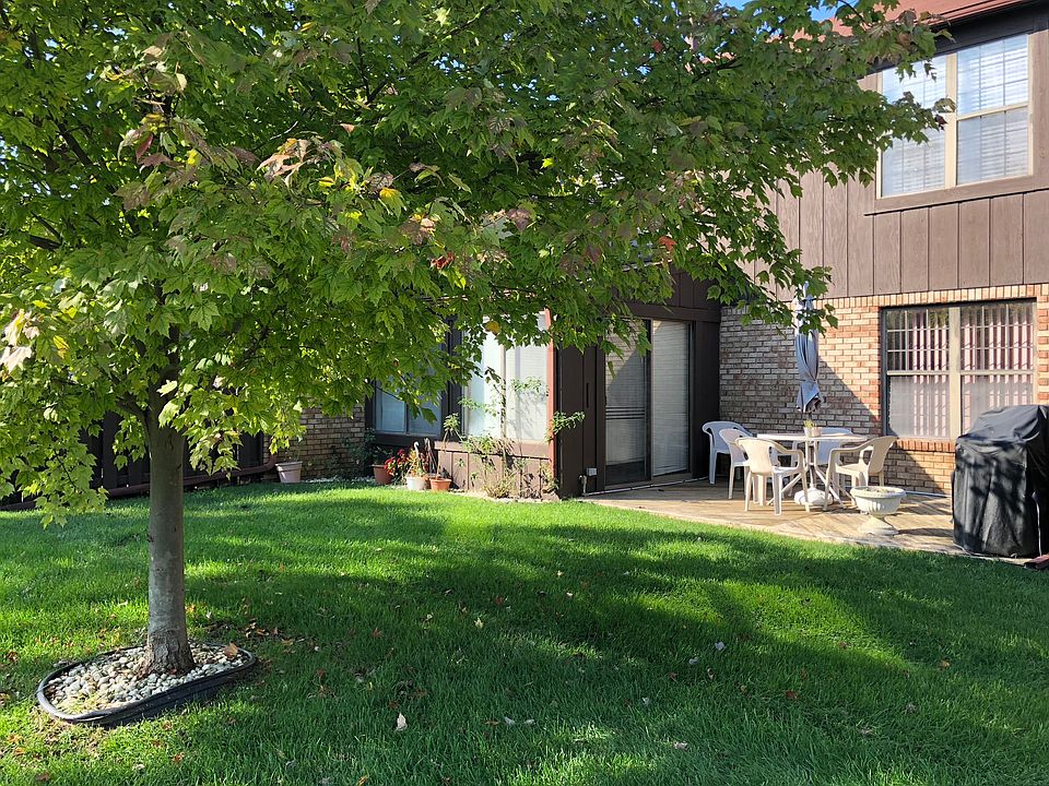 2nd image of 11944 Lexington Dr