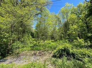 Queen Rd, Ravenna, OH 44266