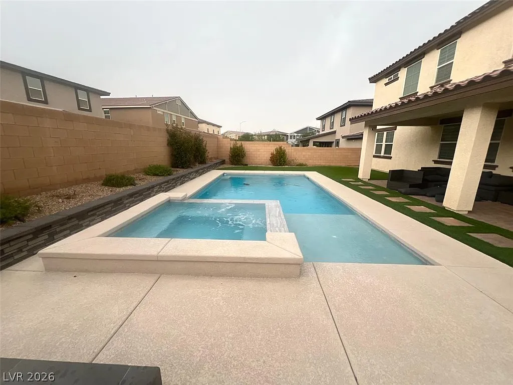 6 bed, 4.5 bath, 4443 sqft, $4,250 — Photo 4