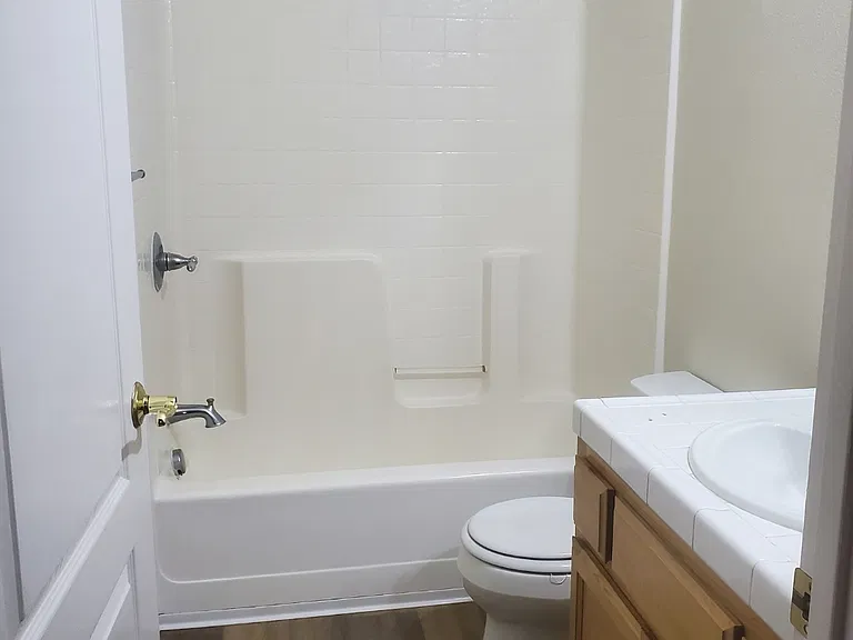 411 Calcagno St — Photo 11