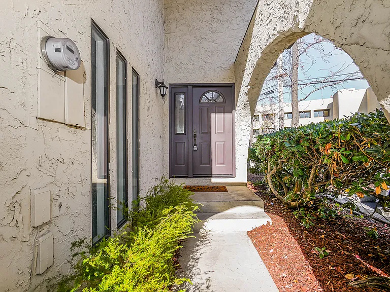 24054 La Paz Way — Photo 5