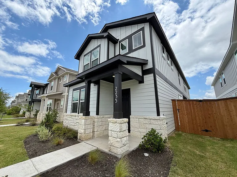 2235 Oscar Eli Way — Photo 3