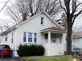 250 Ferncliffe Dr, Rochester, NY 14621