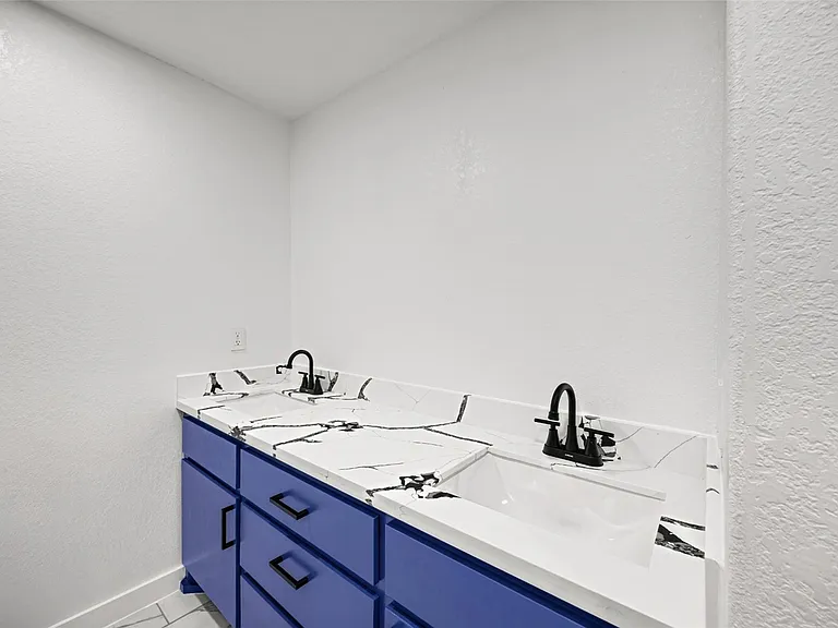 12831 Nyack Dr — Photo 9
