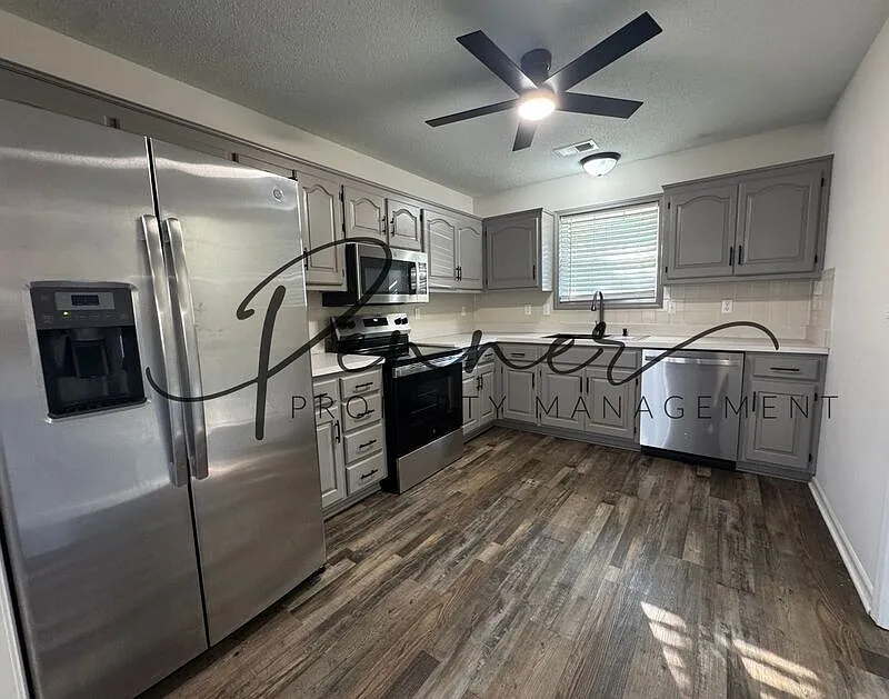 4 bed, 2.0 bath, 1980 sqft, $2,150 — Photo 3