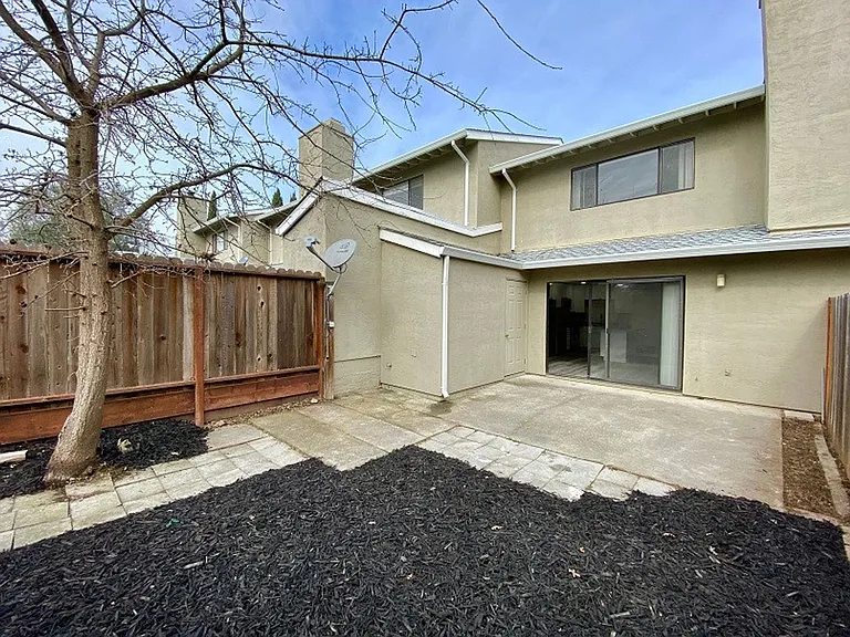 Adobe Creek Apartments — Photo 24