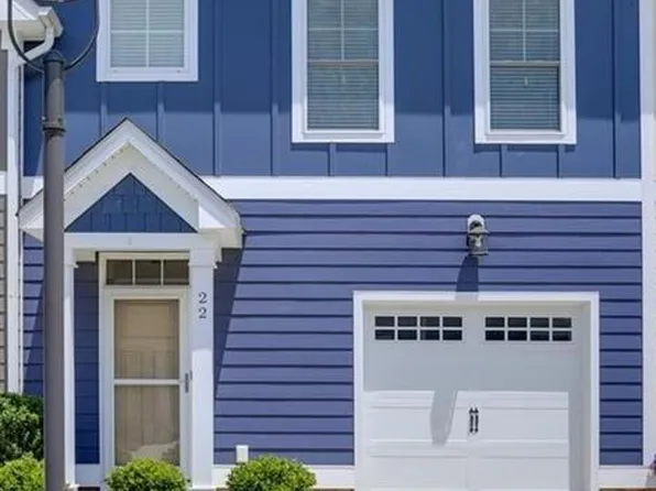 22 Village Park Ln, Poquoson, VA 23662