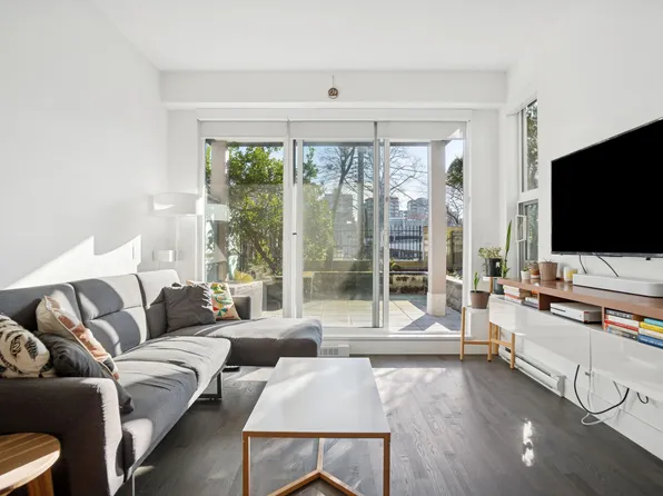 1628 W 4th Ave #209, Vancouver, BC V6J 0G6