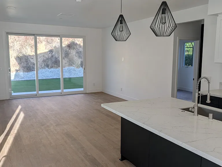 1304 Buena Vista Ave — Photo 6