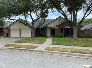 501 Dunbar Dr, Victoria, TX 77904
