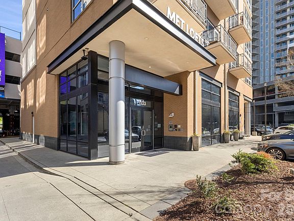 3rd image of 1133 Metropolitan Ave Unit 619